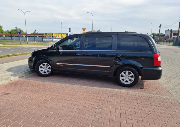 Chrysler Town &amp; Country cena 44000 przebieg: 195000, rok produkcji 2012 z Rawicz małe 37